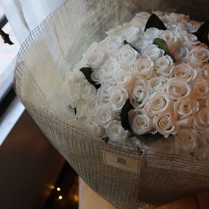 プロポーズに人気 108本のバラの花束で永遠を誓う | プリザーブド